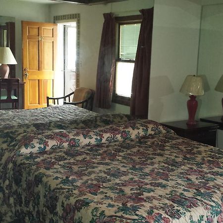 Olde Court Inn Wheeling Dış mekan fotoğraf