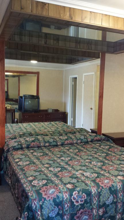 Olde Court Inn Wheeling Oda fotoğraf