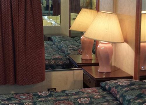 Olde Court Inn Wheeling Dış mekan fotoğraf